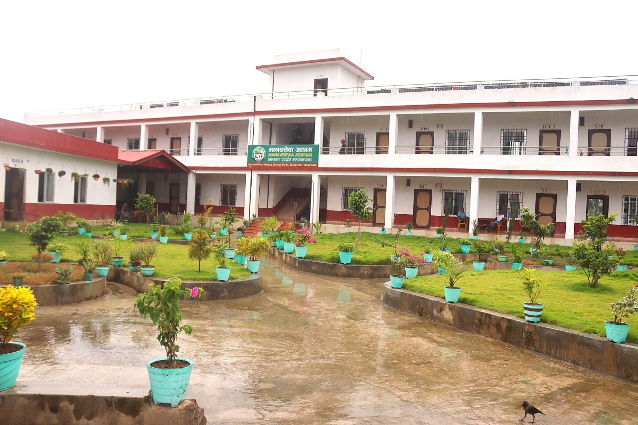 श्रीवास्तवले गरे वीरगञ्ज सेवाकेन्द्रलाई आर्थिक सहयाेग