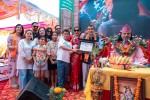 महायज्ञमा भवन निर्माणका लागि भट्टराई दम्पतीबाट ७ लाख ५ रुपैयाँ सहयाेग प्रदान