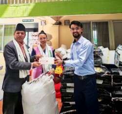 बुढानिलकण्ठ नगरपालिकाद्वारा मानवसेवा आश्रमलाई ८ लाख बराबरको खाद्यान्न हस्तान्तरण