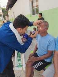 मानवसेवा आश्रम रौतहटमा निःशुल्क आँखा जाँच