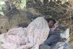झाडीमा कष्टपूर्ण अवस्थामा भेटिएका युवकको मानवसेवा आश्रमद्वारा उद्धार