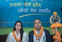 मानवसेवा आश्रम रानीवन सेवाकेन्द्रलाई शर्मा दम्पत्तीद्वारा १ लाख रूपैयाँ सहयाेग