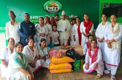 योग साधना बेलुवा केन्द्र द्वारा खाद्य सामग्री योगदान