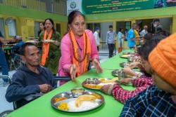 खाजा खर्च कटाएर  काप्रीद्वारा मानवसेवा आश्रममा भोजन सेवा अर्पण
