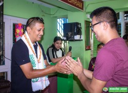 श्रेष्ठको जन्मदिन मानवसेवा आश्रम भक्तपुर सेवाकेन्द्रमा 