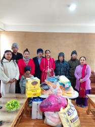 स्वर्गीय गंगाराम कार्कीको स्मृतिमा लत्ताकपडा तथा खाद्यान्न सामग्री सहयोग