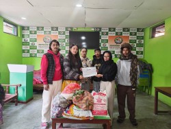 जन्मदिनको अवसरमा आश्रममा खाद्यान्न सहयोग 