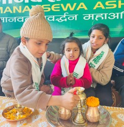 जन्मदिनमा आश्रमलाई खाद्यान्न सामग्री प्रदान