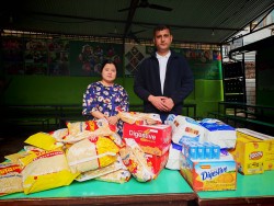 जन्मदिनको अवसरमा सृजना शर्माद्वारा आश्रमलाई खाद्यान्न तथा सरसफाइ सामग्री हस्तान्तरण