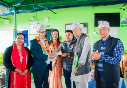 पोखरा महानगरपालिका मेयर आचार्यले आश्रममा मनाए जन्मदिन