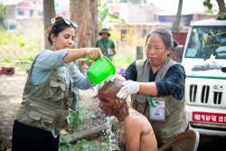 वर्षातमा सडकपेटीबाट सुरक्षित आश्रयतर्फ : शनिबार ६ जनाको उद्धार