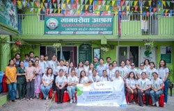 आइडीपी एजुकेशनद्वारा मानवसेवा आश्रम रानीवन शाखामा भोजनसेवा