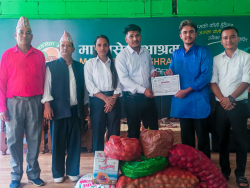सातौँ वार्षिकोत्सवको अवसरमा मानवसेवा आश्रमलाई खाद्य सामग्री हस्तान्तरण