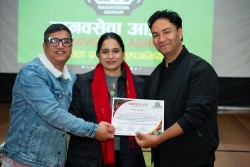 आजीवन खाजासेवा सदस्यता ग्रहण गर्दै सञ्जु उपाध्याय र सृजना भट्टराईद्वारा १ हजार १ सय अष्ट्रेलियन डलर योगदान