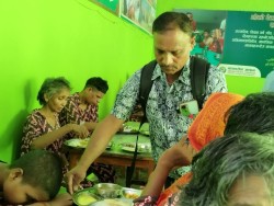 रुपन्देहीको बुटवल शाखामा भोजनसेवा कार्यक्रम सम्पन्न