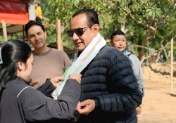 गण्डकी प्रदेशका स्वास्थ्यमन्त्री पाठकद्वारा आश्रमको भवन अवलोकन