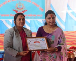 सडकमा बेसहारा मानवका लागि सहारा बन्दै आएकी गौतम  सम्मानित