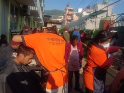 आईटीसी ब्यूटी ट्रेनिङ स्कूलको सेवाः रानीवन शाखामा आश्रितहरूलाई कपाल सुधारमा सहजीकरण