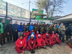 फ्यामिली सेवा फाउन्डेसनद्वारा आश्रितहरूका लागि ज्याकेट वितरण