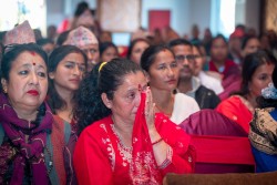 धनगढीको साैराइ पार्टी प्यालेसमा मानवसेवा आश्रमकाे वृत्तचित्र प्रस्तुतीमा  आँशु र हाँसोकाे संगम