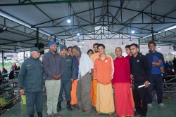 आश्रमका विभिन्न सेवाकेन्द्रबाट मंगलबार ६ जना सडकआश्रित मानवहरूको उद्धार, ४ जनाको पुनर्मिलन