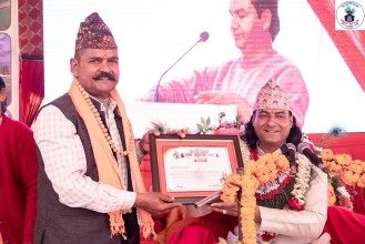 पराेपकार महासंघकाे महायज्ञमा खत्री दम्पत्तीद्वारा १ लाख ११ हजार १ सय ८० रूपैयाँ सहयाेग