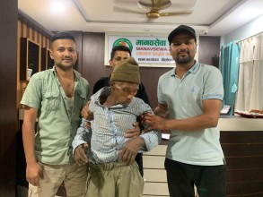 मानवसेवा आश्रम रूपन्देहीकाे तिलाेत्तमा सेवाकेन्द्रद्वारा ६० वर्षीय पुरूषकाे उद्धार