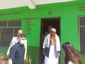 महिला बालबालिका तथा ज्येष्ठ नागरिक मन्त्री नवल किशोर शाहद्वारा सुर्खेत सेवाकेन्द्रकाे अवलाेकन