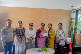 शिवसताक्षि नगरपालिकाकी उप–प्रमुख कार्कीद्वारा झापा सेवाकेन्द्र अवलोकन