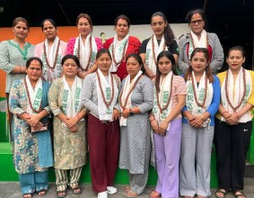 मिलिजुली दिदीबहिनी समूहद्वारा लमजुङ सेवाकेन्द्रमा खाद्यान्न सामाग्री सहयाेग