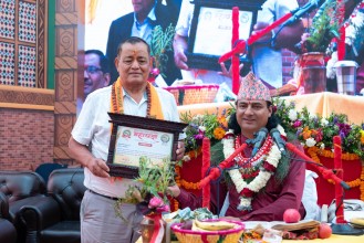 कृष्णमान गुरुङद्वारा मानवसेवा आश्रमको अक्षयकोषका लागि १ लाख ११ हजार १सय ११ रुपैयाँ प्रदान