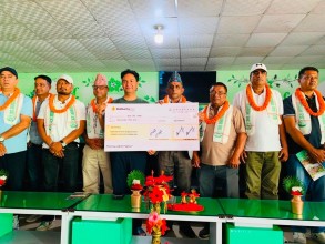 नारायणी यातायात व्यवसायी संघद्वारा मानवसेवा आश्रमलाई  ५१ हजार रुपैयाँ प्रदान