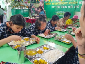 दाताहरुबाट आश्रमलाई मंगलबार १० लाखभन्दा बढी सहयोग प्राप्त