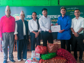 सातौँ वार्षिकोत्सवको अवसरमा मानवसेवा आश्रमलाई खाद्य सामग्री हस्तान्तरण