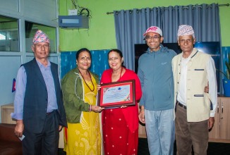 जन्मदिनमा अजित सुवेदीद्वारा आजीवन वार्षिक भोजनसेवा सदस्यता ग्रहण