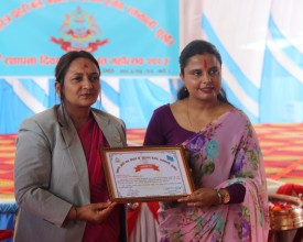 सडकमा बेसहारा मानवका लागि सहारा बन्दै आएकी गौतम  सम्मानित