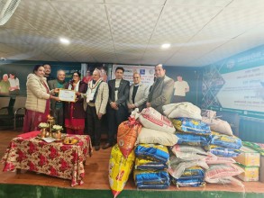 मरासिनी दम्पत्तिद्वारा मानवसेवा आश्रम ललितपुरलाई ५१ हजार बराबरको खाद्यान्न सहयोग