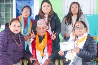 बुधबार जन्मदिनकाे अवसरमा गुरुङद्वारा  मानवसेवा आश्रम हेम्जालाई ४६ हजार रुपैयाँ प्रदान