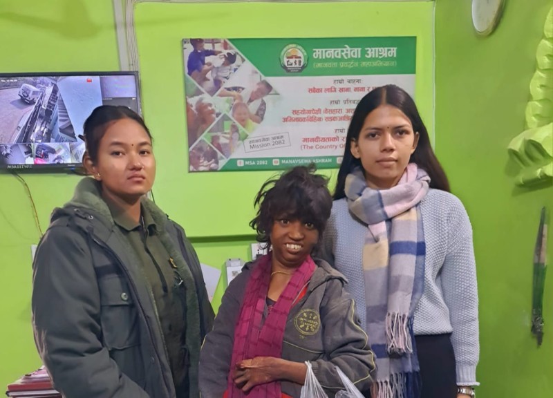 मानवसेवा आश्रम  सुख्खानगर सेवाकेन्द्रले गर्याे बेवारिसे महिलाकाे उद्धार