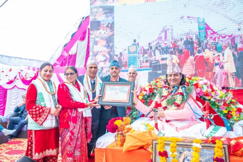 सुवेदी परिवारद्वारा १ लाख ११ हजार १  सय ११ रुपैयाँ  अर्पण