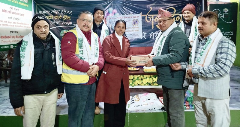 लायन्स क्लव अफ अन्नपूर्ण नेपालगञ्जद्वारा खाद्यान्न सामाग्री सहयाेग