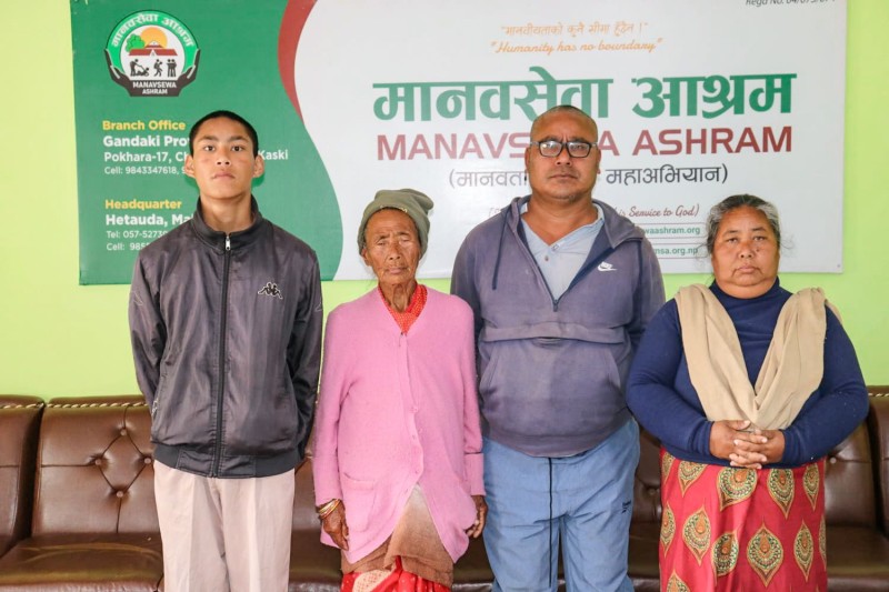 आश्रम बसाइँकाे ५ वर्षपछि लक्ष्मीकाे पारिवारिक पुनर्मिलन