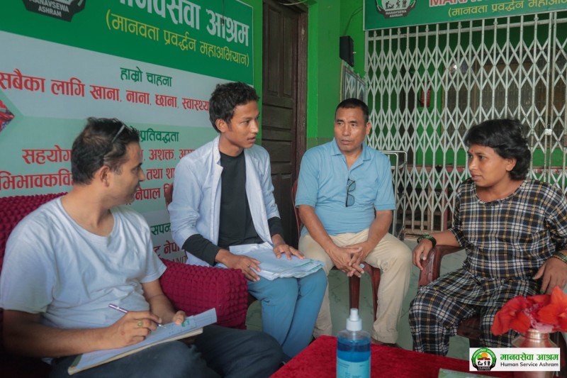 सुर्खेत शाखाका लक्ष्मीनारायण तथा बालगोपालहरूको मानसिक स्वास्थ्य परीक्षण