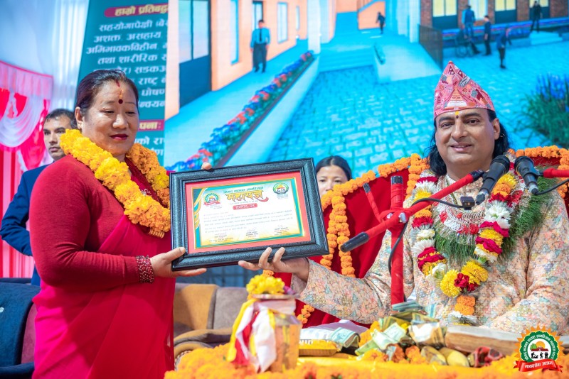 देउराली पञ्चेबाजा आमा समूहद्वारा मानवसेवा आश्रम भवन निर्माणमा आर्थिक सहयोग