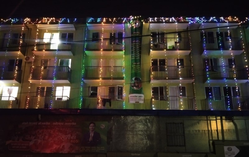 तिहार आएसँगै रङ्गगिए आश्रमका भित्ताहरु, आश्रित बुवाआमाहरुको मुहारमा खुसी ल्याउने प्रयास