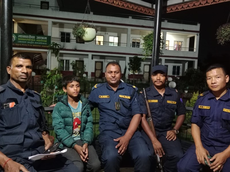 वीरगञ्जबाट १० वर्षीय बालक सराेज खानकाे उद्धार
