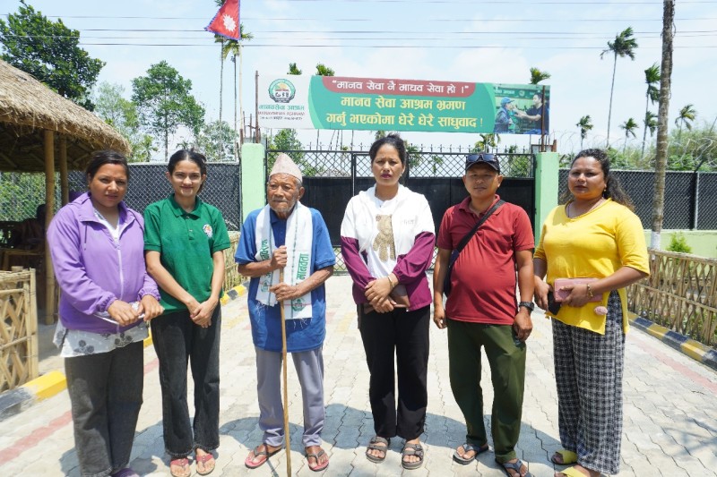 झापा सेवाकेन्द्रबाट मंगलबार बुद्धिमान तामाङकाे पारिवारिक पुनर्मिलन
