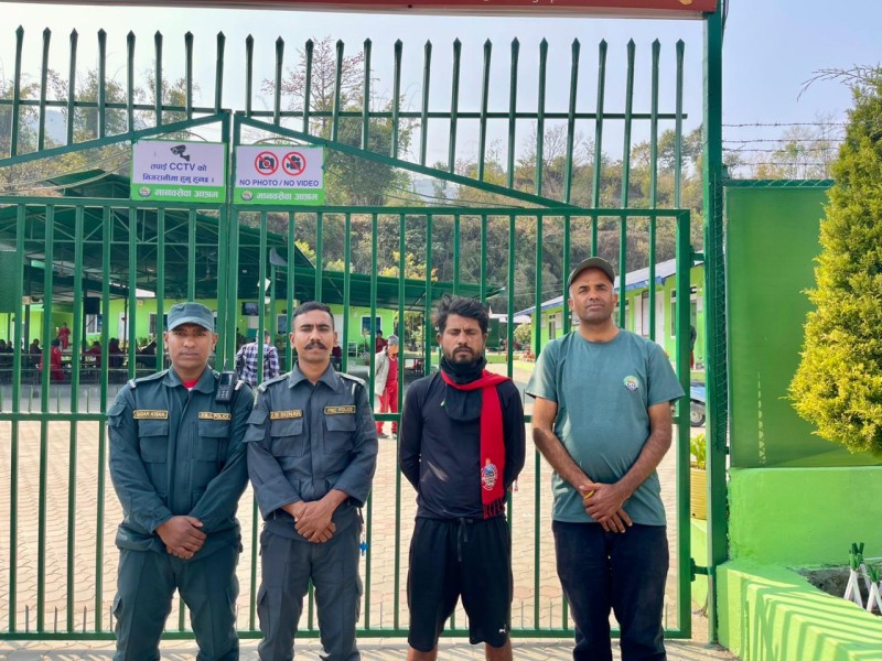 पाेखराकाे लेकसाइडबाट ३२ वर्षीय अर्जन कार्कीकाे उद्धार
