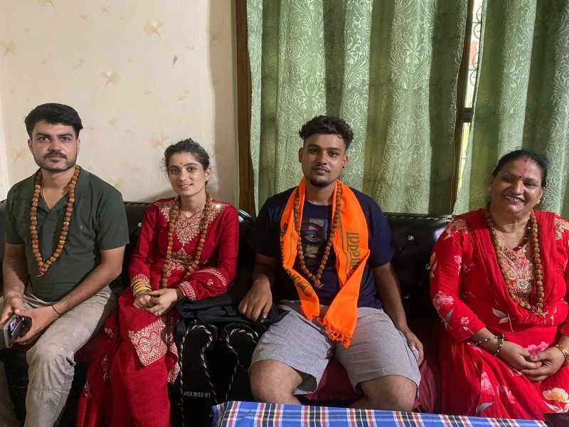 आयुष जोशीद्वारा  जन्मदिनकाे अवसरमा  खाद्यान्न सामग्री योगदान