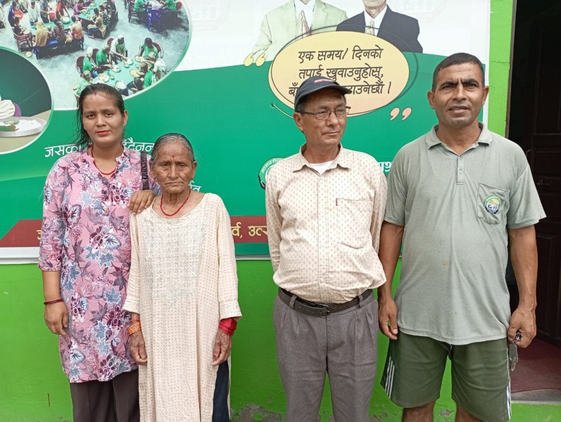 सुर्खेतमा एकजना आमाकाे पारिवारिक पुनर्मिलन